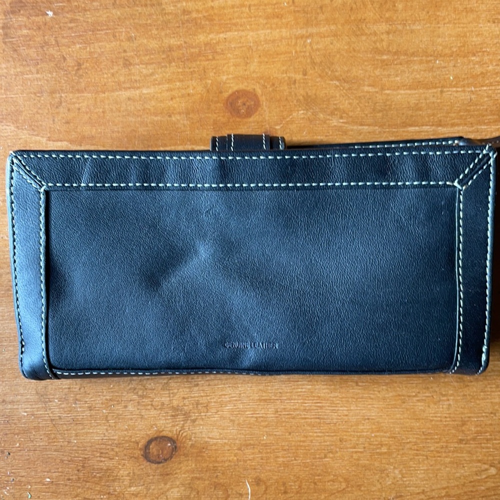 Kenneth Cole Wallet - Picture 3 of 4